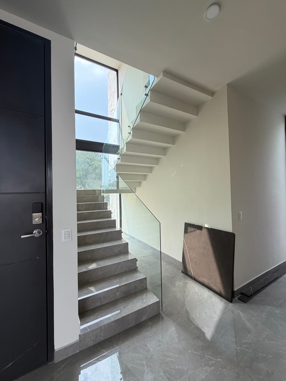 Casa Quebec — comedor y áreas sociales